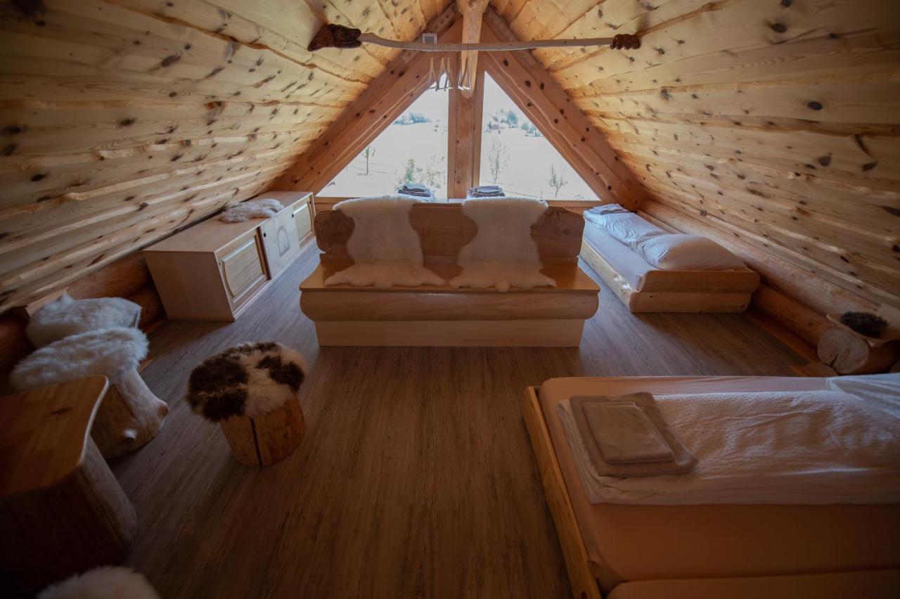 Holiday Home Ernest Zelezni With Hot Tub Ivancna Gorica Ngoại thất bức ảnh