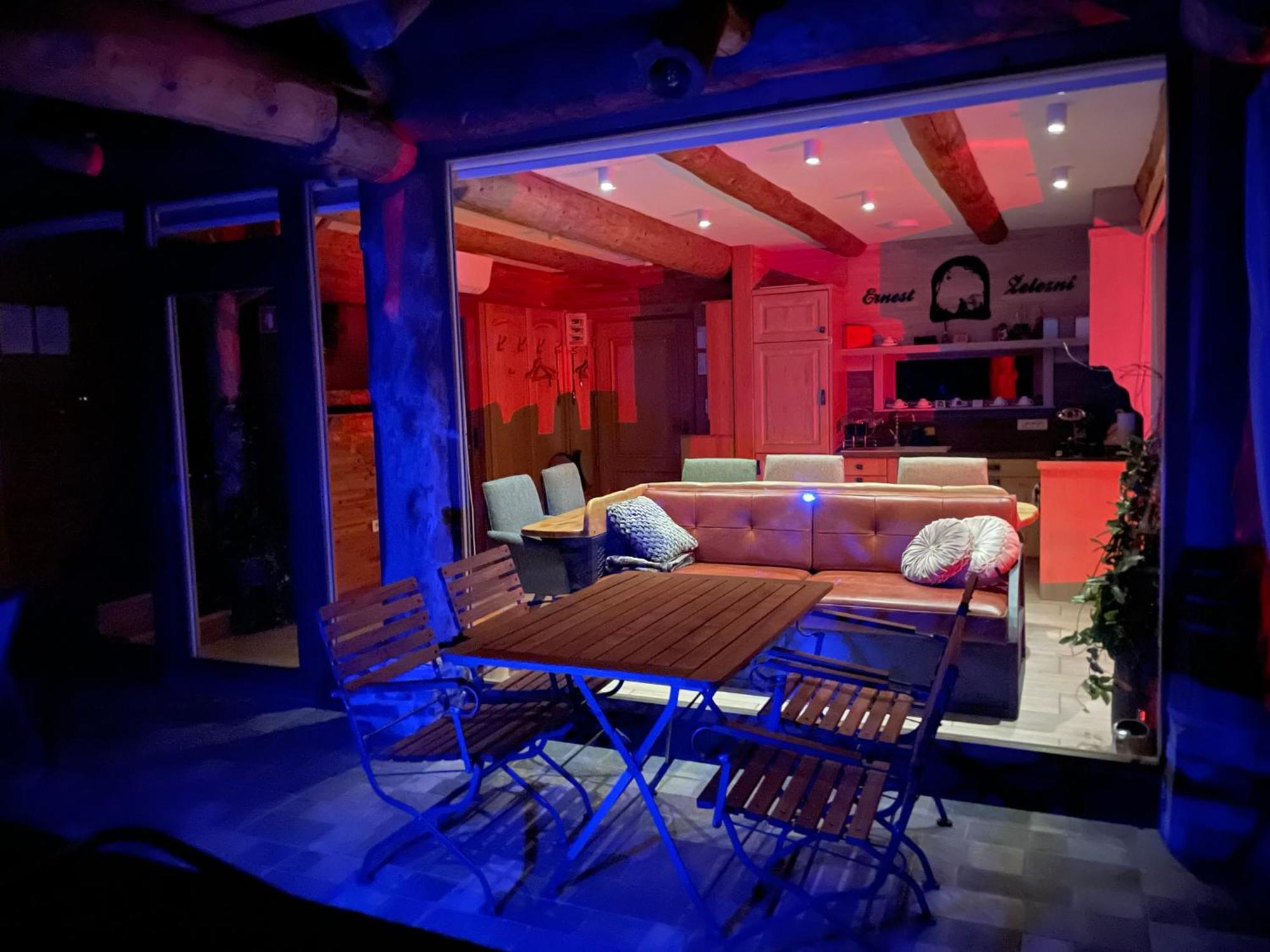 Holiday Home Ernest Zelezni With Hot Tub Ivancna Gorica Ngoại thất bức ảnh